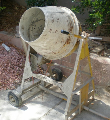 Бетономешалка для цементной смеси